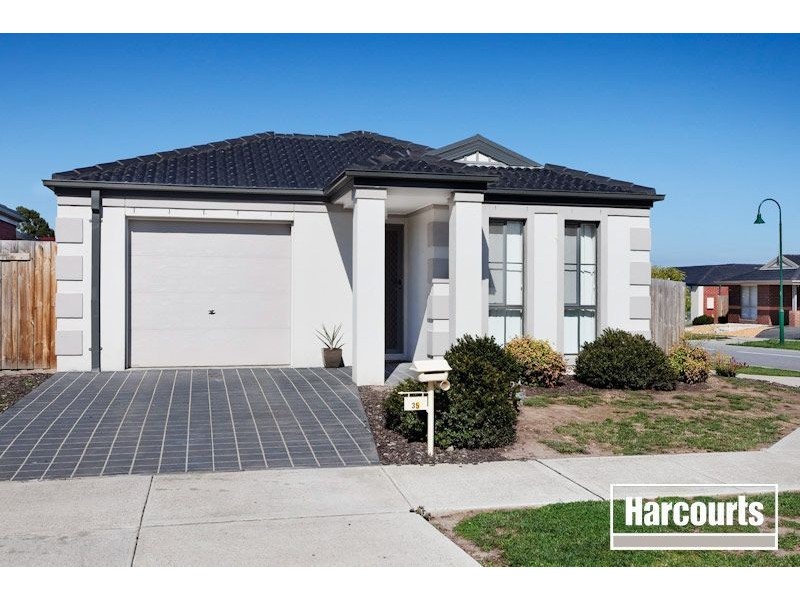 35 Melzak Way, Berwick VIC 3806