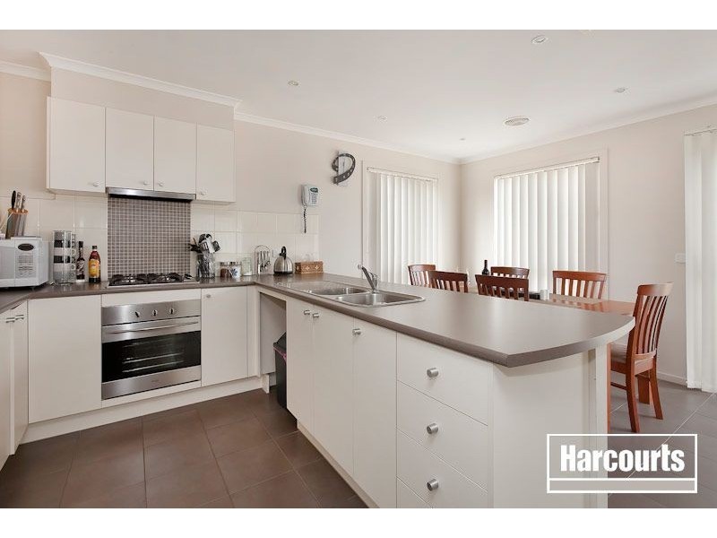 35 Melzak Way, Berwick VIC 3806