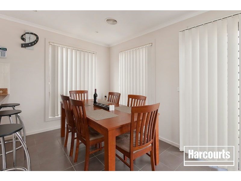 35 Melzak Way, Berwick VIC 3806