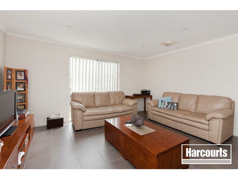 35 Melzak Way, Berwick VIC 3806