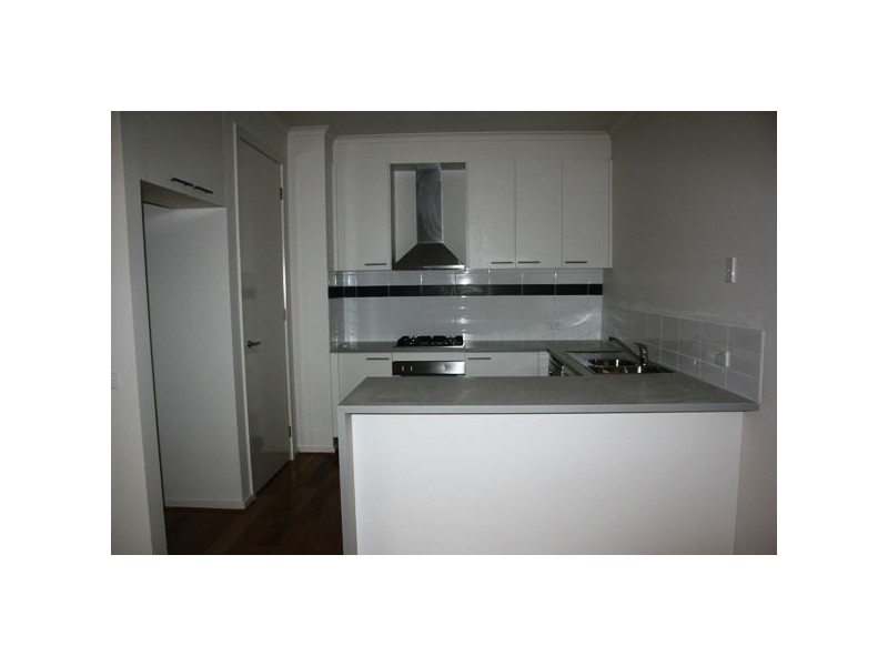 30 Edgeware Close, Pakenham VIC 3810