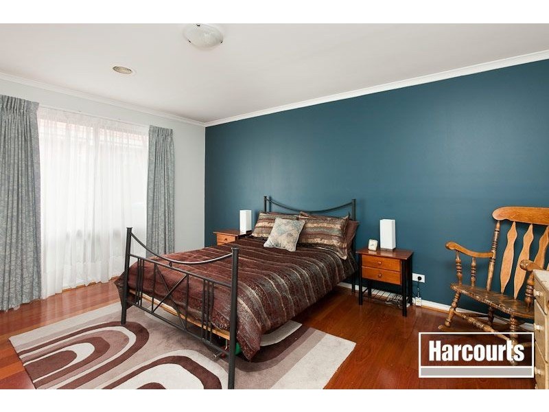 10 Delhuntly Rise, Narre Warren South VIC 3805