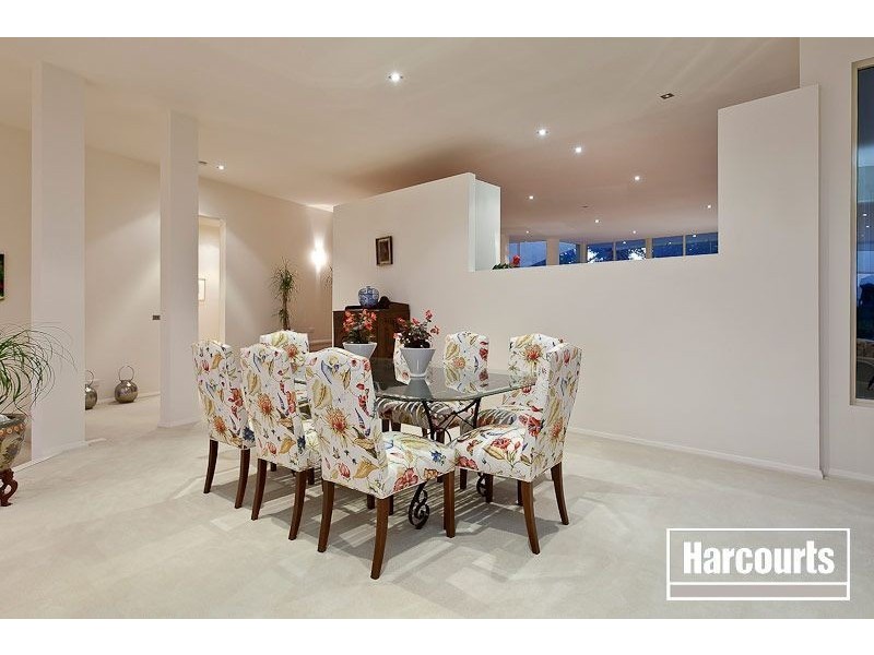 36 Rheanva Street, Berwick VIC 3806