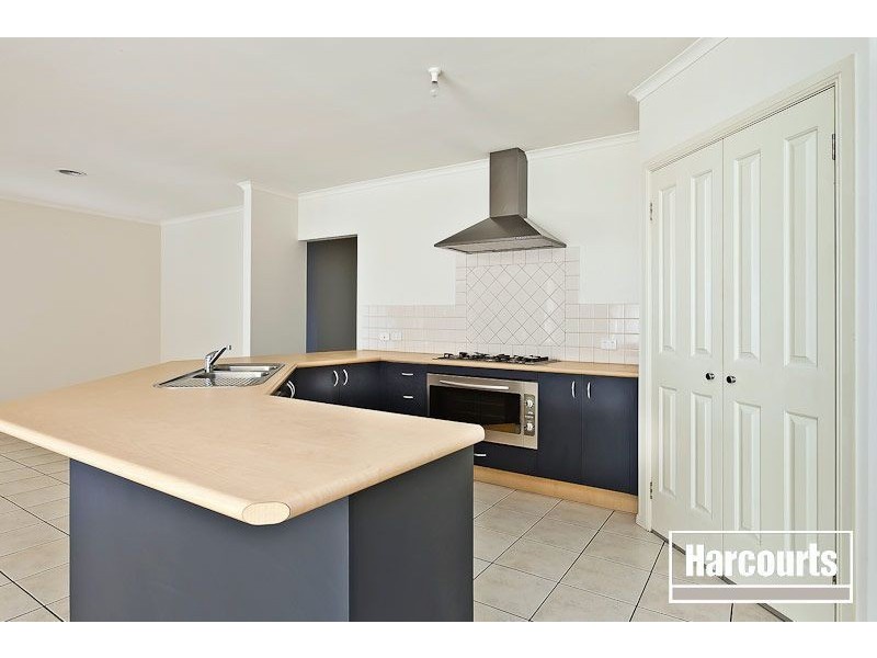 76 Berwick Springs Promenade, Narre Warren South VIC 3805