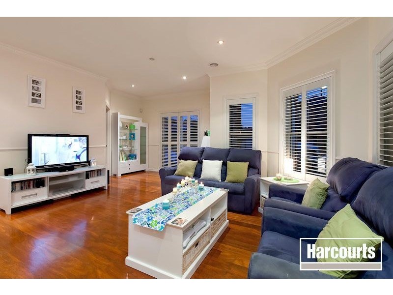 8 Wembley Drive, Berwick VIC 3806