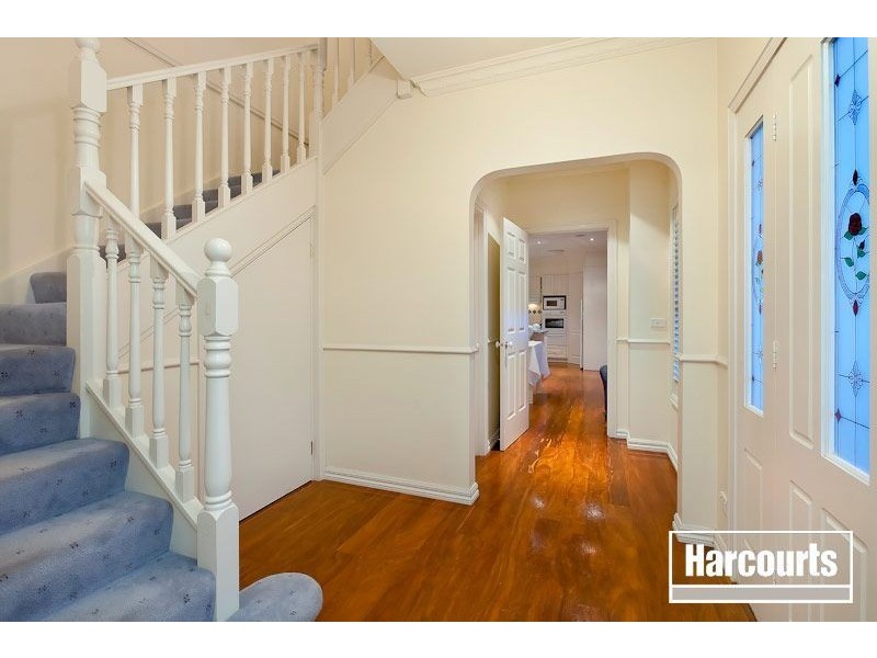 8 Wembley Drive, Berwick VIC 3806