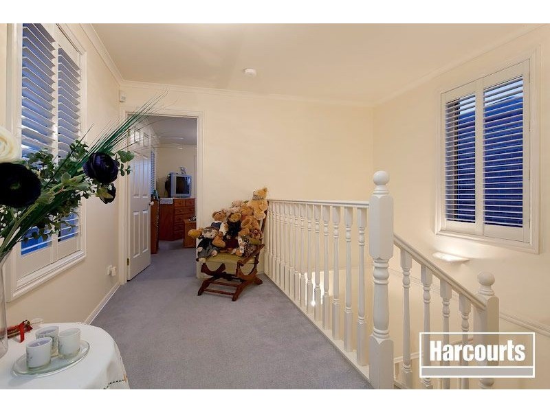 8 Wembley Drive, Berwick VIC 3806