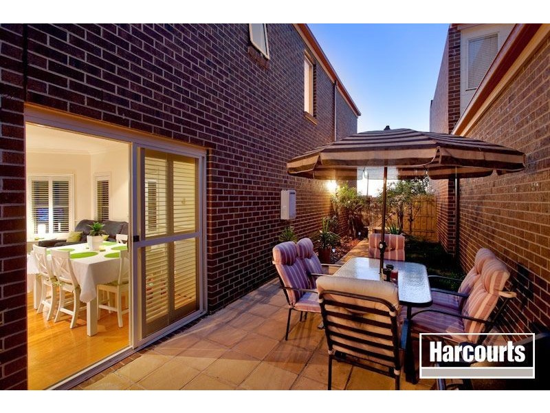 8 Wembley Drive, Berwick VIC 3806