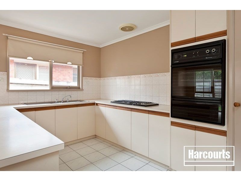 2/31 Florence Avenue, Berwick VIC 3806