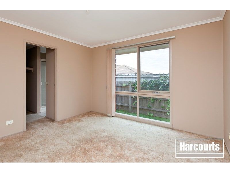 2/31 Florence Avenue, Berwick VIC 3806