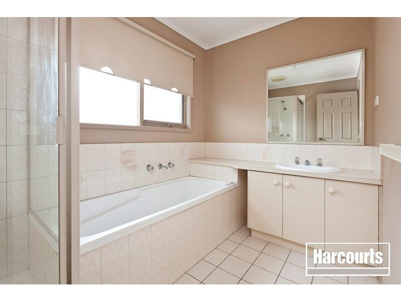 2/31 Florence Avenue, Berwick VIC 3806