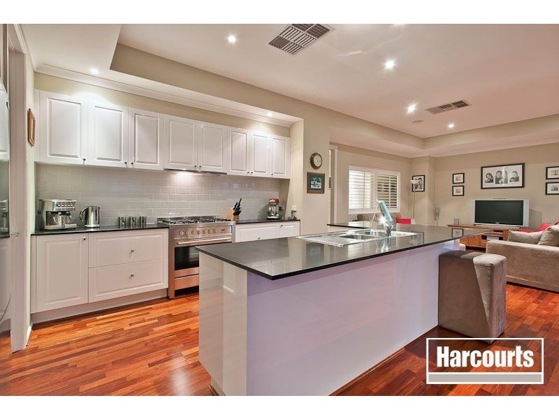 9 Roselea Place, Narre Warren North VIC 3804