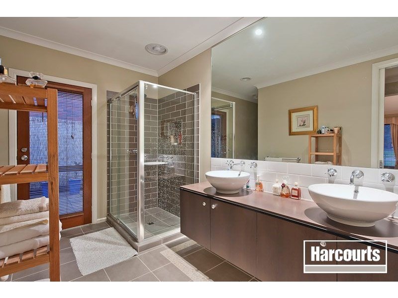 9 Roselea Place, Narre Warren North VIC 3804