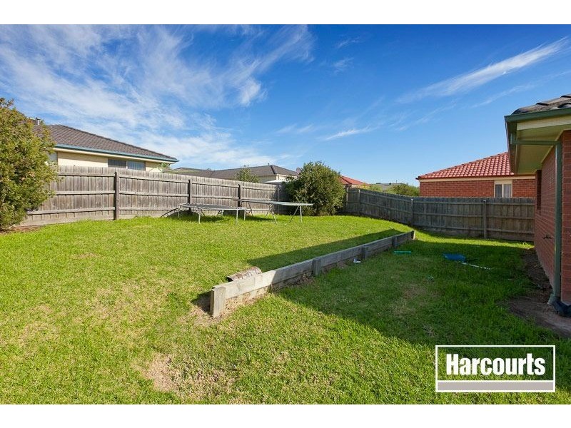 27 Strabane Way, Hampton Park VIC 3976