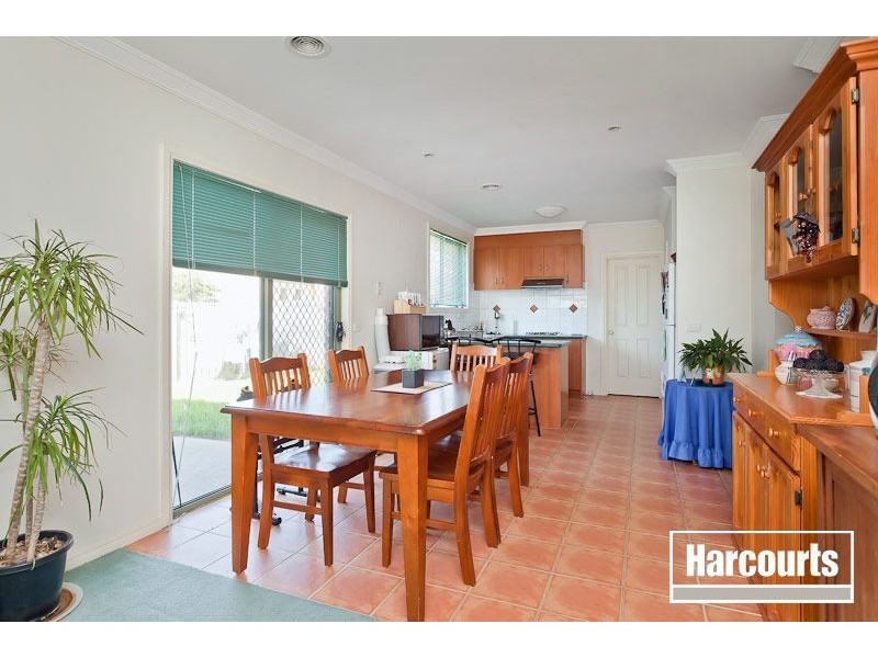 27 Strabane Way, Hampton Park VIC 3976