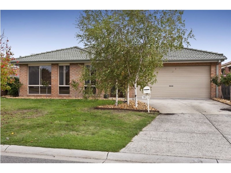 13 Balmaceda Crt, Berwick VIC 3806