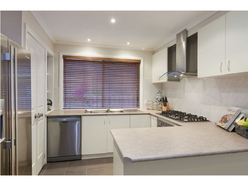 13 Balmaceda Crt, Berwick VIC 3806