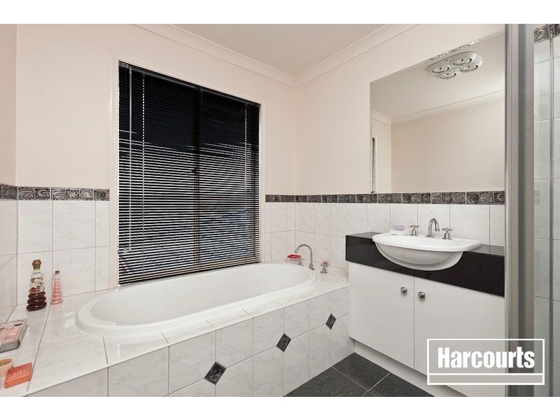 119 Robinswood Parade, Narre Warren South VIC 3805