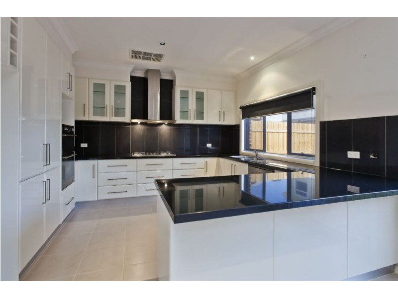 2/3 Gamble Avenue, Berwick VIC 3806