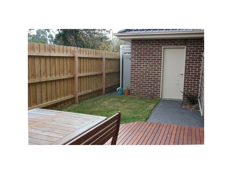 2/3 Gamble Avenue, Berwick VIC 3806