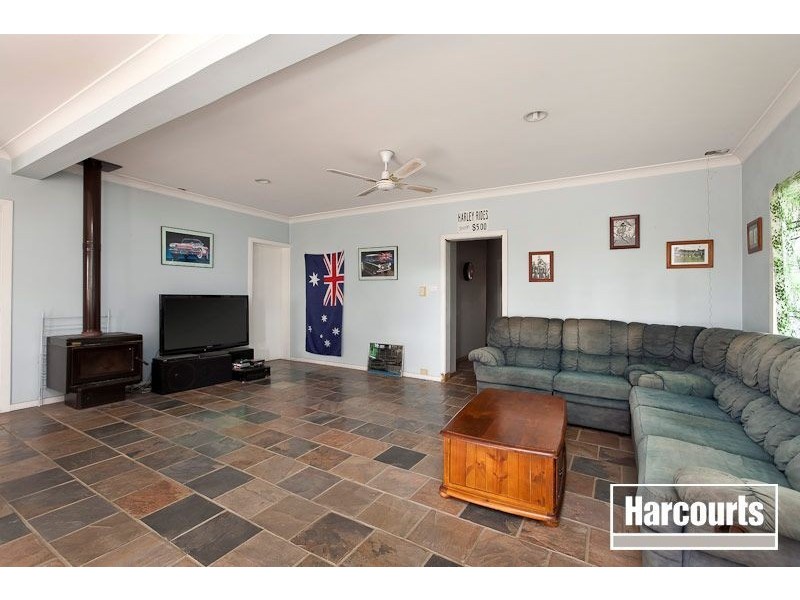 8 Glismann Road, Beaconsfield VIC 3807