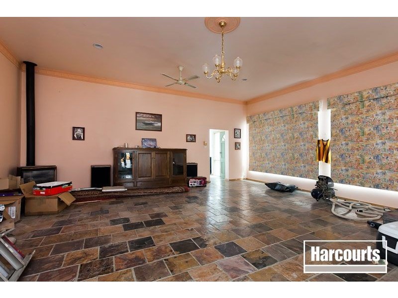 8 Glismann Road, Beaconsfield VIC 3807