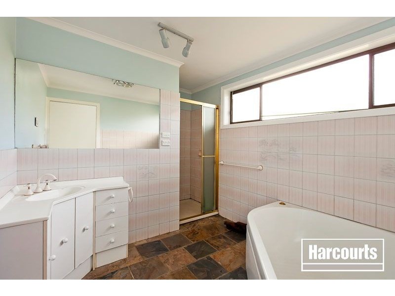 8 Glismann Road, Beaconsfield VIC 3807