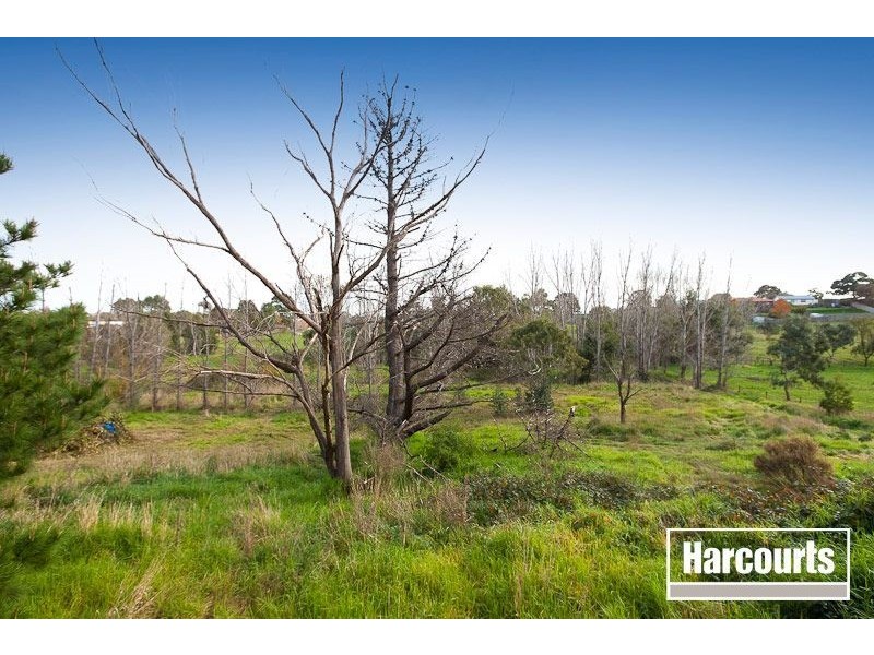 8 Glismann Road, Beaconsfield VIC 3807