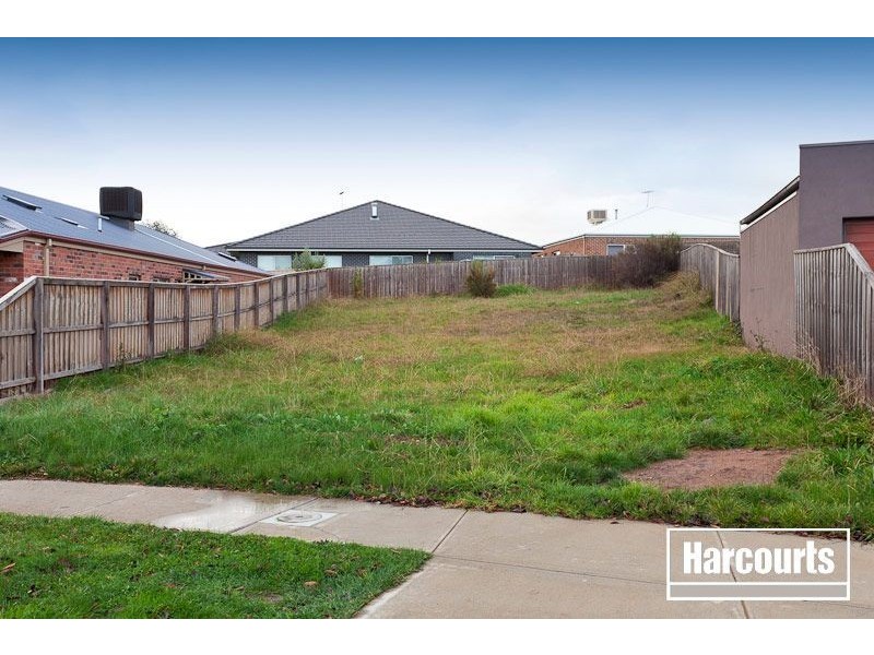 18 Piermont Drive, Berwick VIC 3806