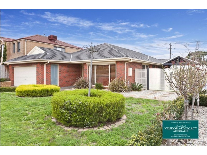 17 Cobbler Grange, Lynbrook VIC 3975
