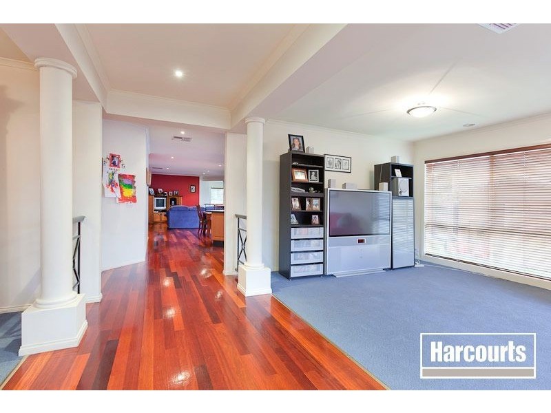 17 Cobbler Grange, Lynbrook VIC 3975