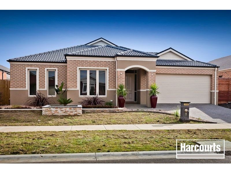 7 Lakeside Drive, Berwick VIC 3806