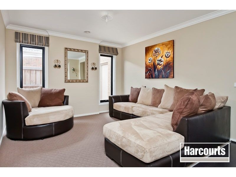 7 Lakeside Drive, Berwick VIC 3806