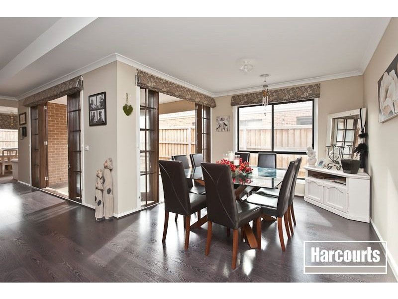 7 Lakeside Drive, Berwick VIC 3806