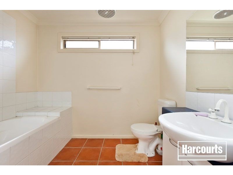 4/2-6 Jerilderie Drive, Berwick VIC 3806