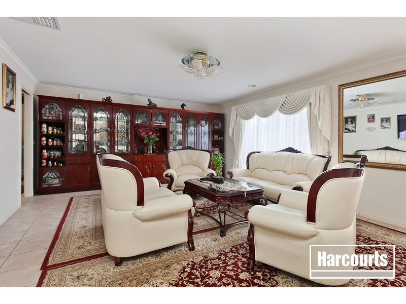 4 Fenton Place, Narre Warren South VIC 3805