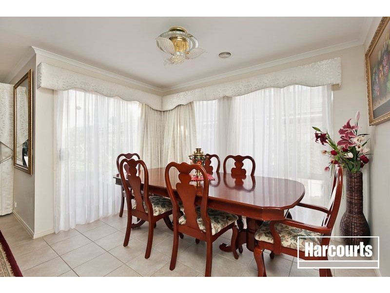 4 Fenton Place, Narre Warren South VIC 3805