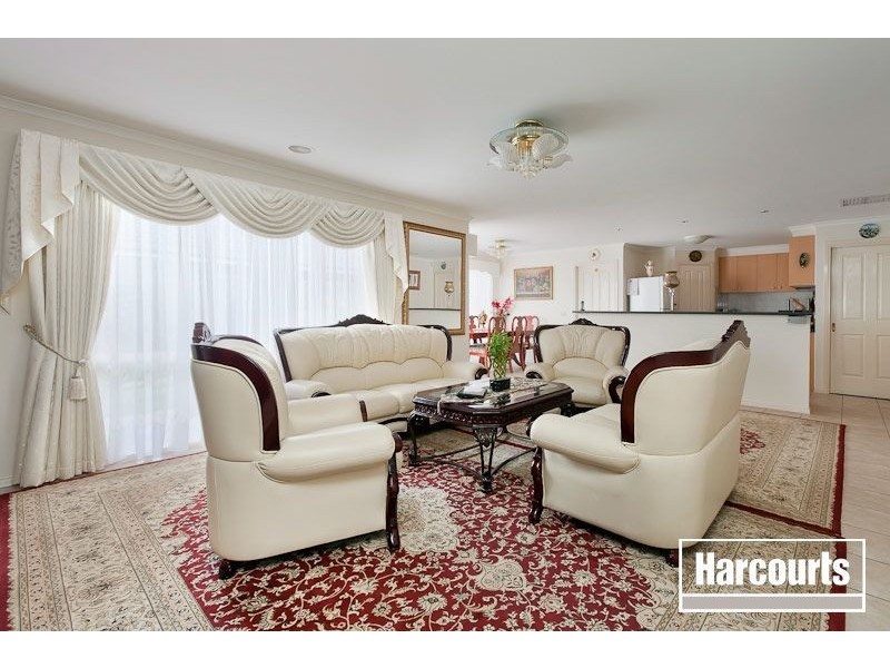 4 Fenton Place, Narre Warren South VIC 3805