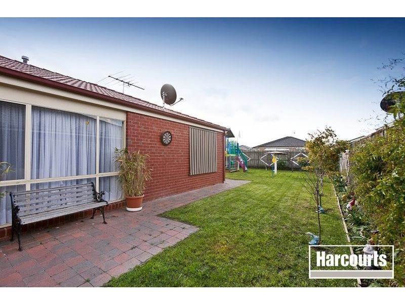 4 Fenton Place, Narre Warren South VIC 3805