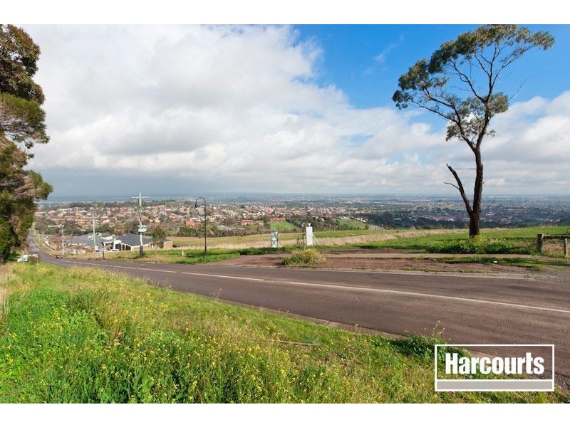 13 Old Coach Road, Berwick VIC 3806