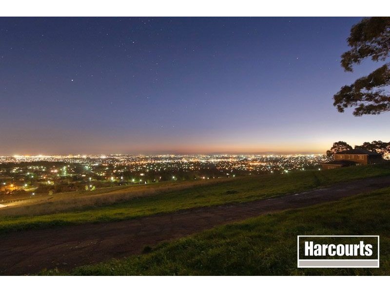 13 Old Coach Road, Berwick VIC 3806