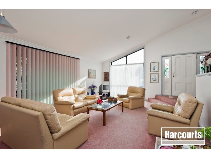 2 Kirkfell Court, Berwick VIC 3806