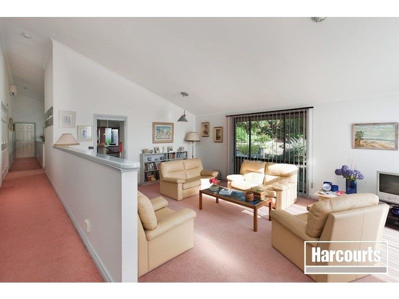 2 Kirkfell Court, Berwick VIC 3806