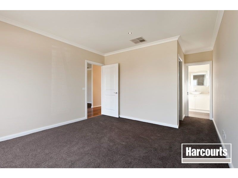 13 Nature Avenue, Officer VIC 3809