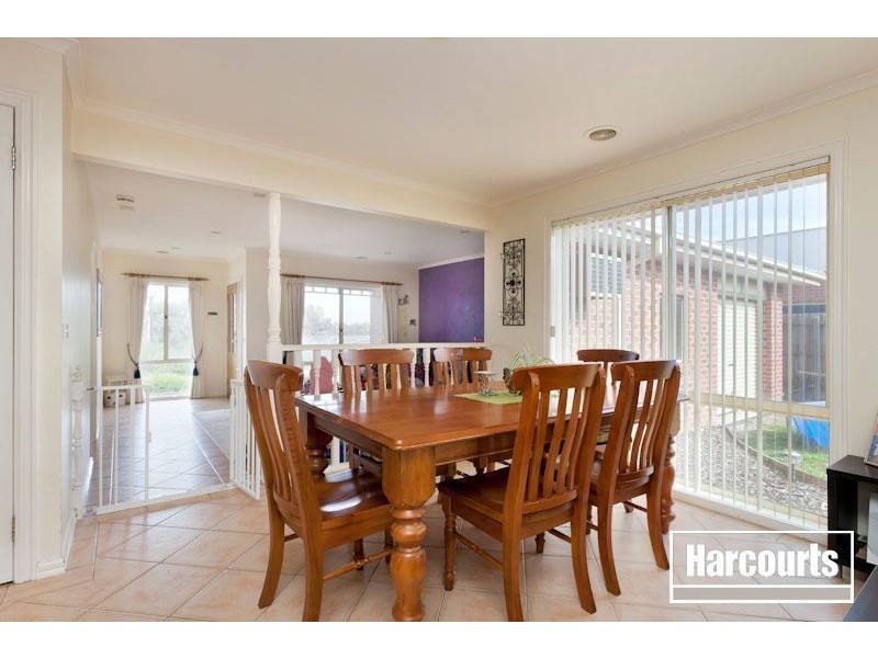 42 Tantallon Bvd, Beaconsfield VIC 3807