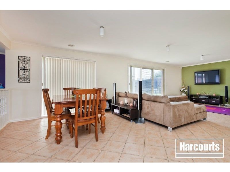 42 Tantallon Bvd, Beaconsfield VIC 3807