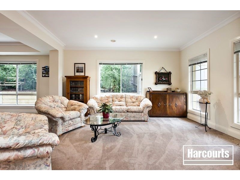 12 Hawkesbury Street, Berwick VIC 3806