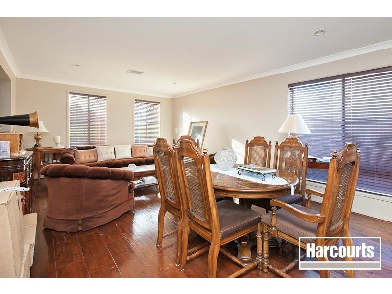 1 Hollington Way, Berwick VIC 3806