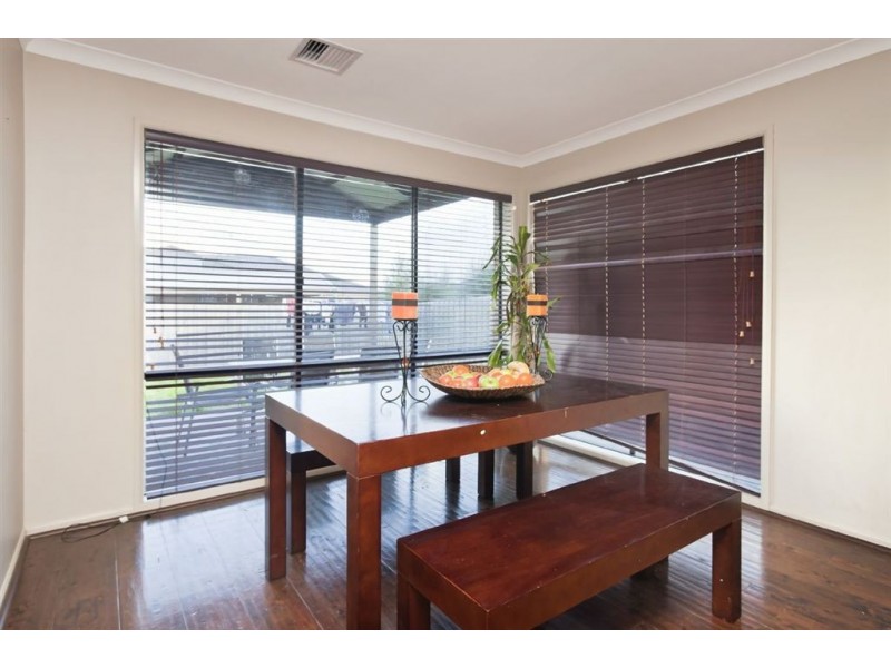 1 Hollington Way, Berwick VIC 3806