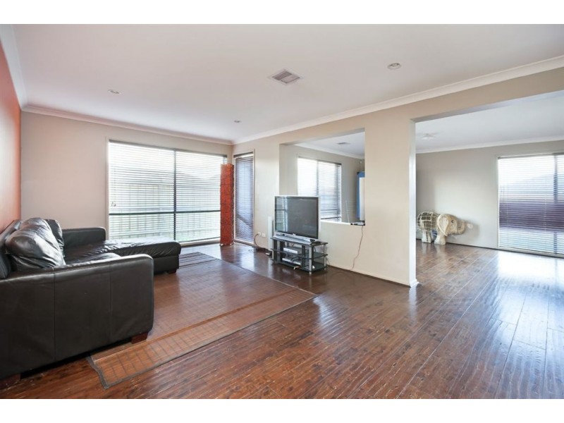 1 Hollington Way, Berwick VIC 3806